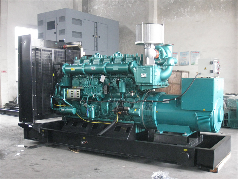 江阳200KW 柴油发电机的油耗是多少？